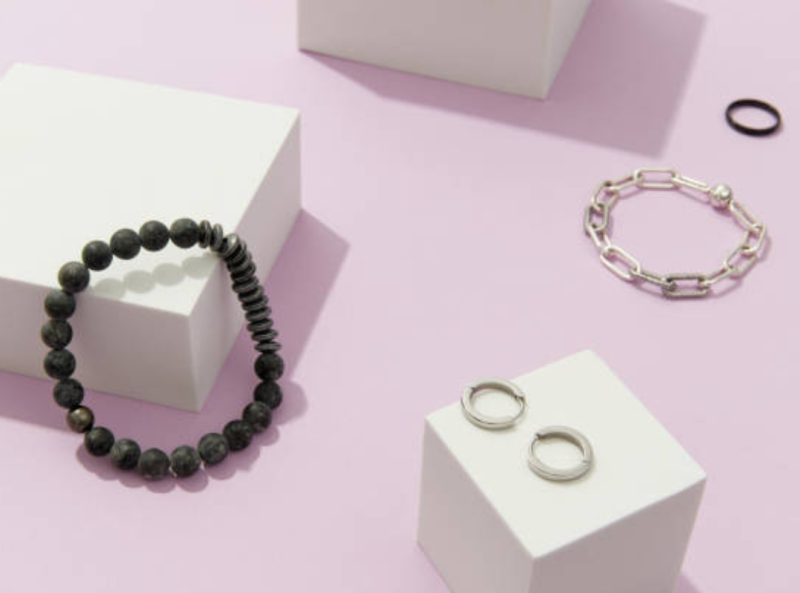 Gender-Neutral and Unisex Jewelry Trends